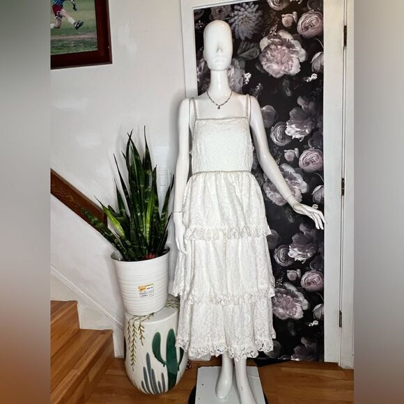 SISTER JANE SOFIA LACE MIDI DRESS - Picture 3 of 5